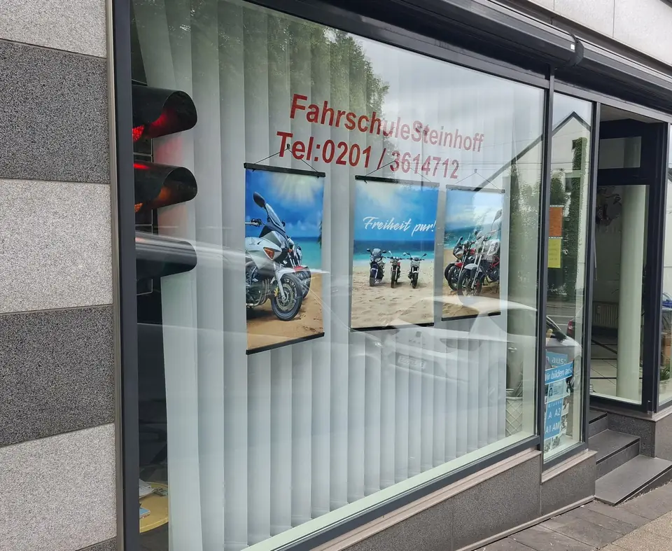 Das Ladenlokal der Fahrschule Steinhoff von außen, Am Frommen Joseph 23 in Essen